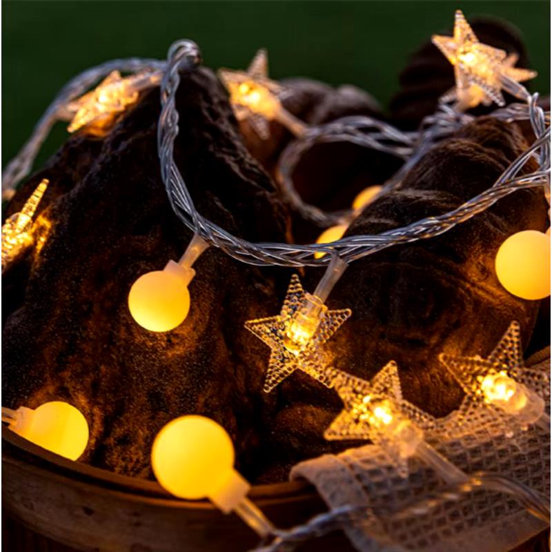 Girlanda LED 1,5 m (10 żarówek LED) USB – Gwiazdy i kulki - Biała